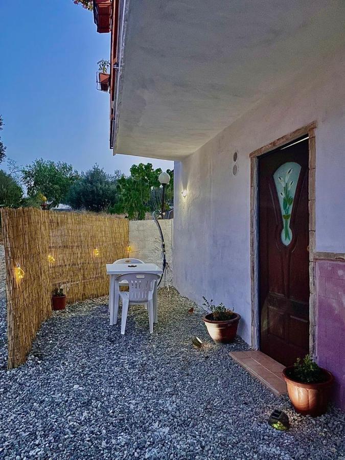 Monolocale Deluxe A 2,7 Km Dal Mare Per 2 Persone Apartment Siderno Exterior photo
